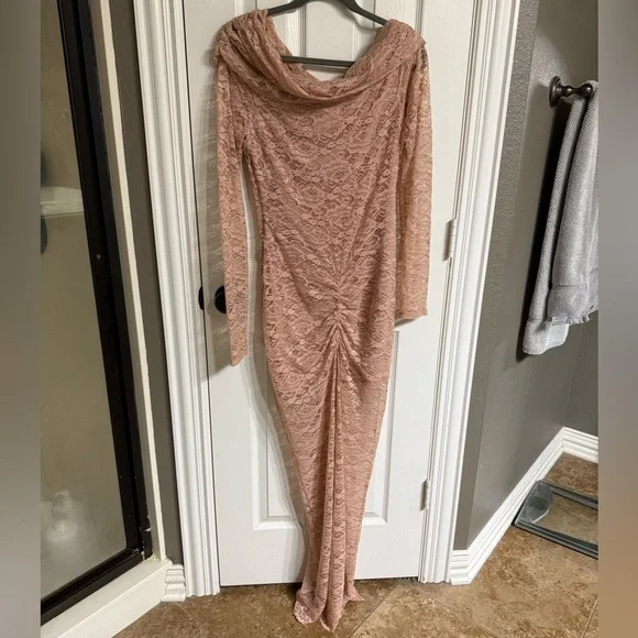 Ronny Kobo Yessenia Off-The-Shoulder Long-Sleeve Lace Maxi Dress. - Picture 6 of 10